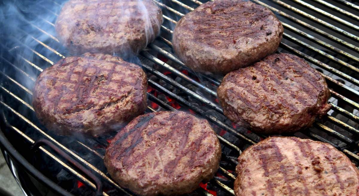 burger-g341f5170f_1280-1.jpg