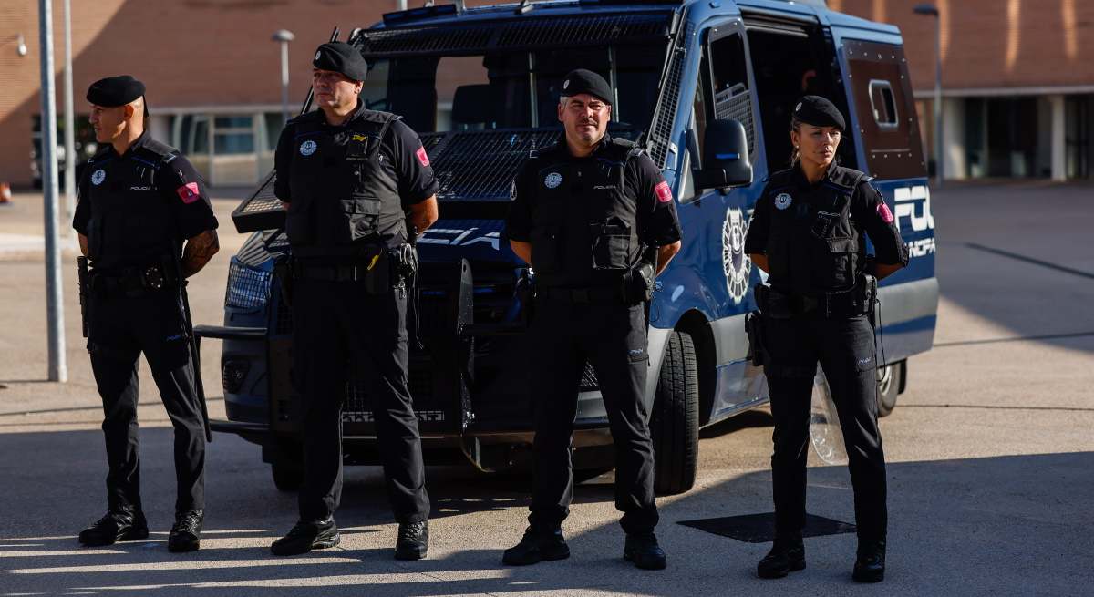 Policías municipales de Madrid con los nuevos uniformes. Foto: Ayuntamiento de Madrid.