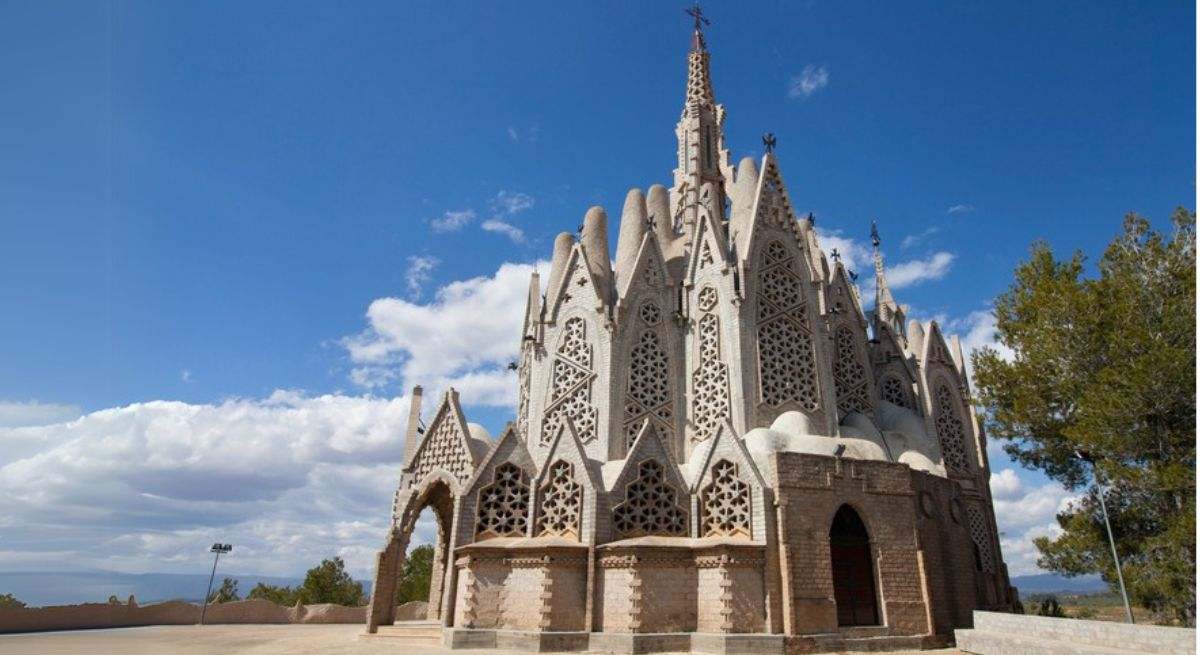 Santuario de la Mare de Déu de Montserrat de Montferri en una localidad de tarragona