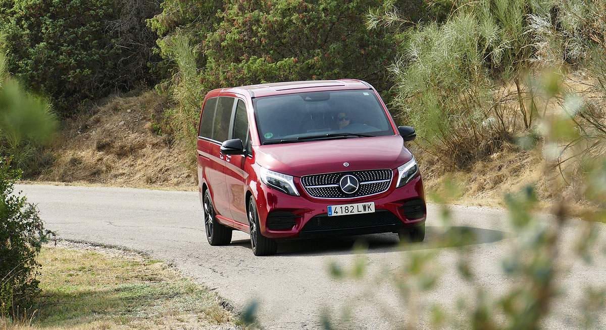 MERCEDES-V300.jpg