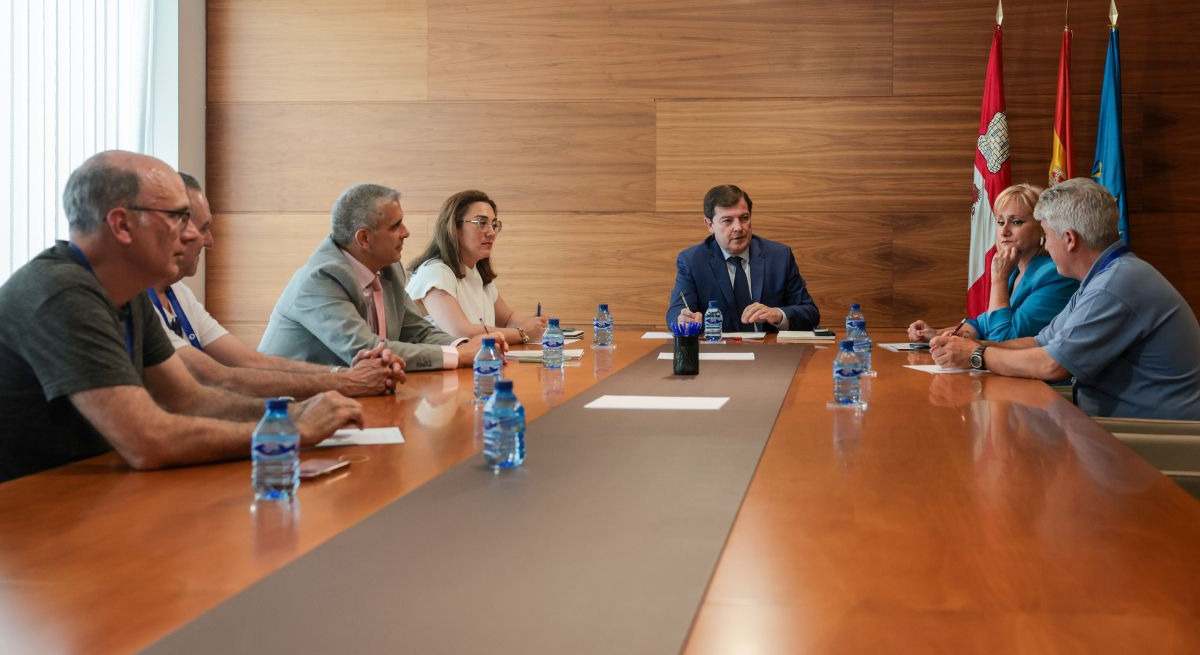 Reunión de Fernández Mañueco con el Comité de Empresa de Azucarera en La Bañeza