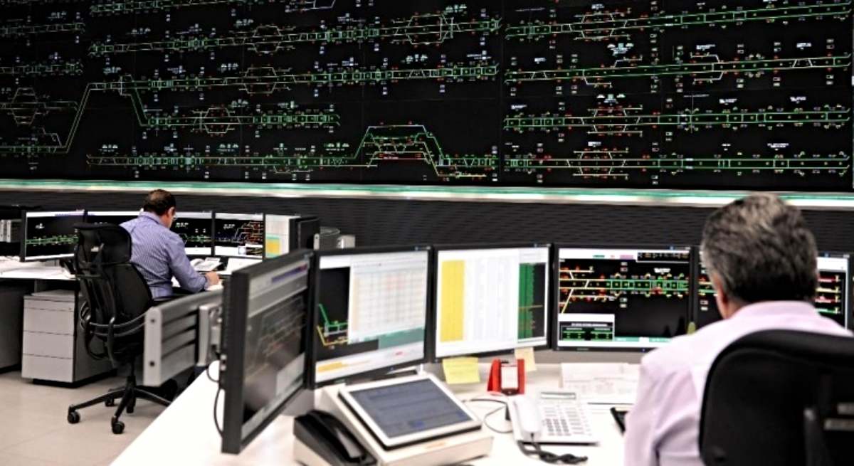 Centro de regulación y control del tráfico ferroviario / EP