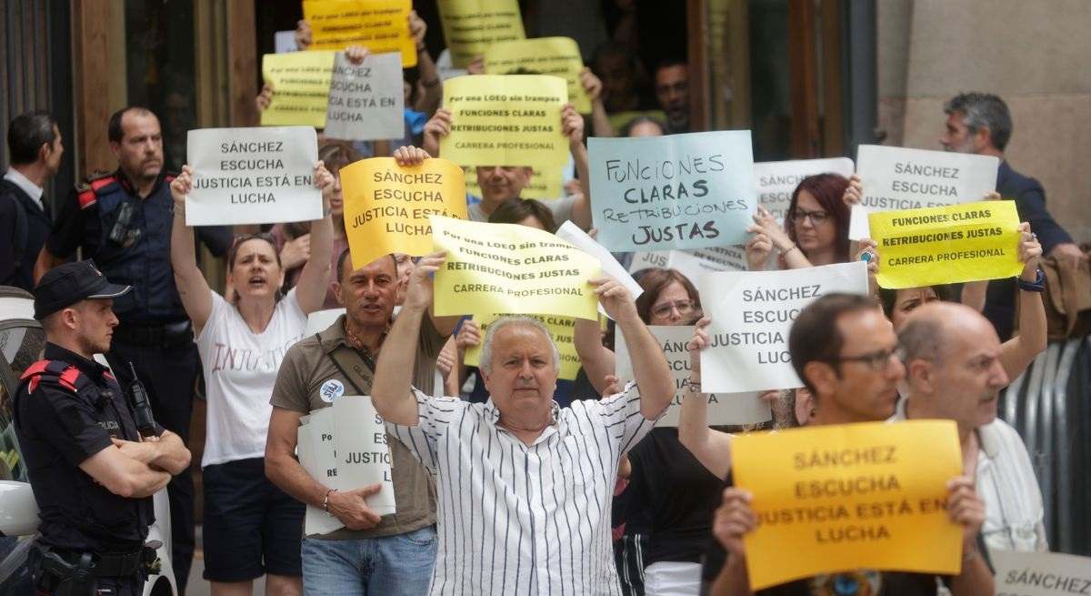 protesta-funcionarios.jpg