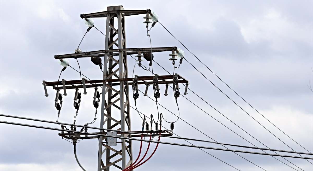 Un poste eléctrico / EP