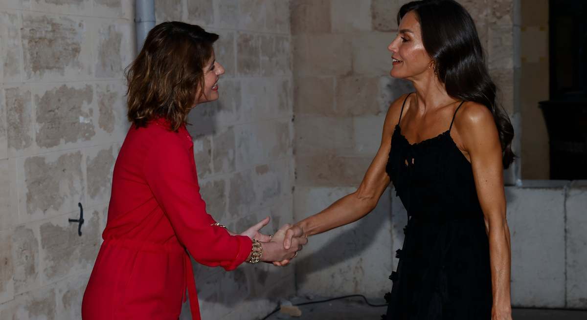 letizia-mallorca-fest-look-negro-1200.jpg