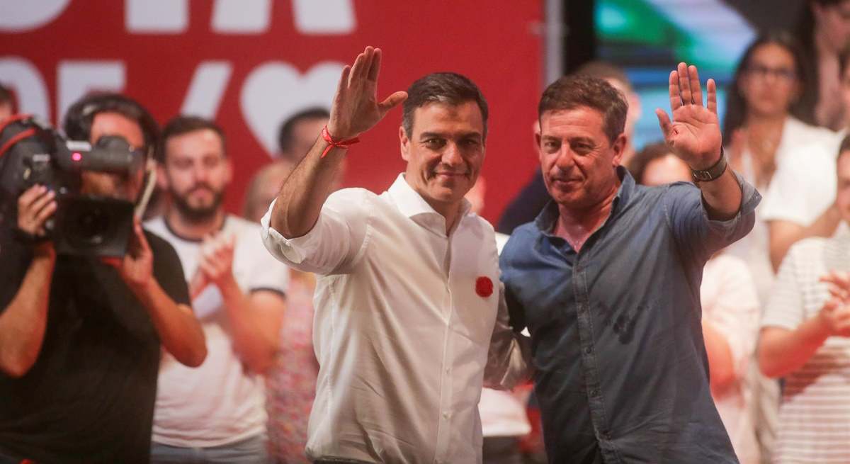 Sanchez y Besteiro en un mitin.