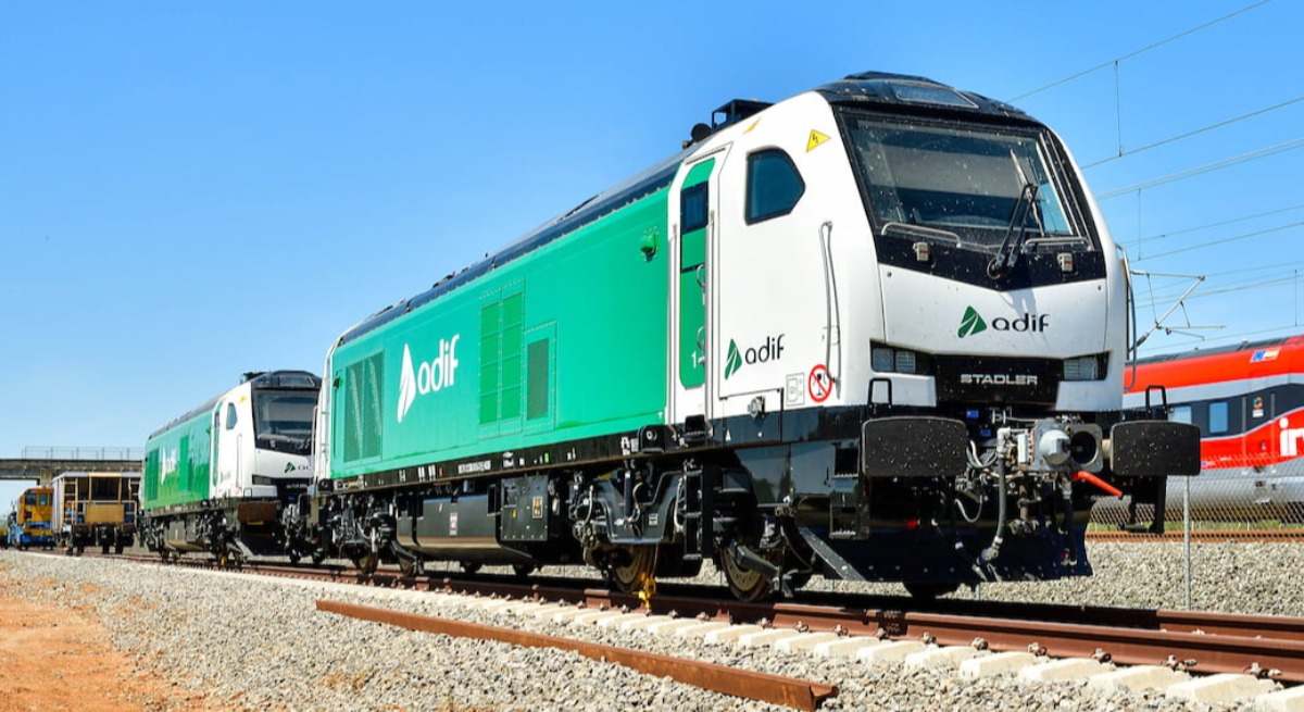Locomotoras de Adif en la base de Hornachuelos (Córdoba). / Foto: Cesare Sapienza