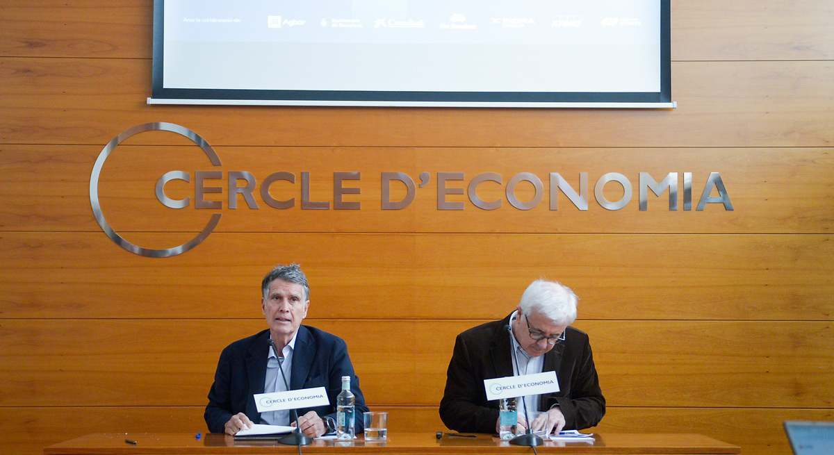 El presidente del Cercle d'Economia, Jaume Guardiola (i.), y su director general, Miquel Nadal (d.). EE