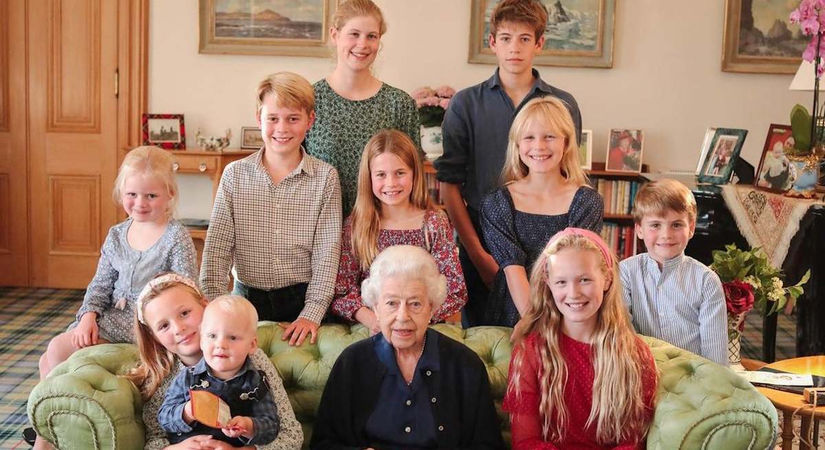 Isabel II y sus bisnietos