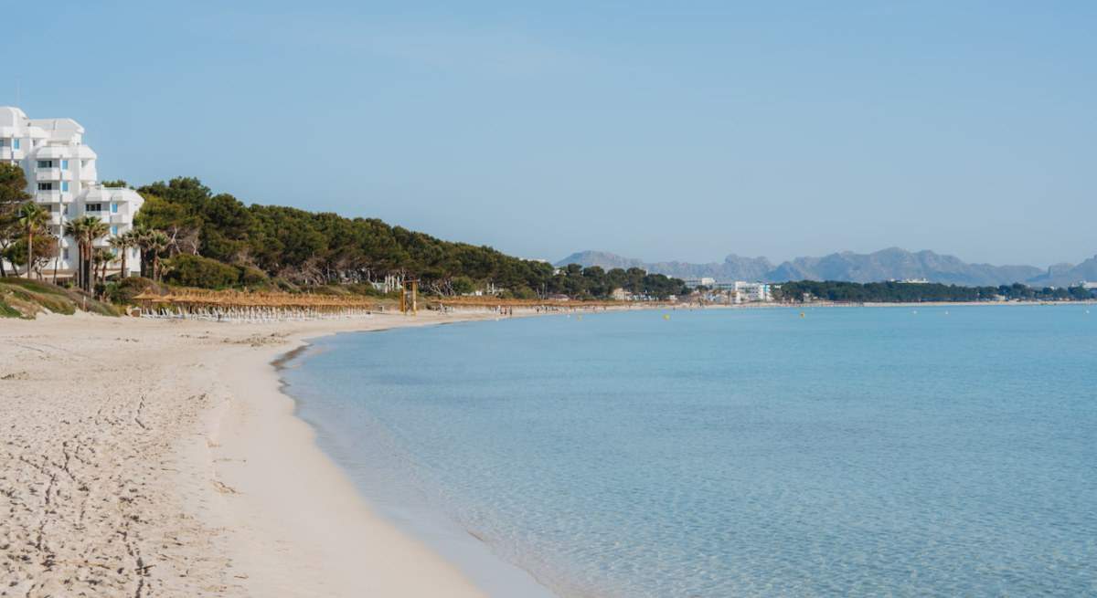 Playa-de-Muro-desde-el-mar.jpg