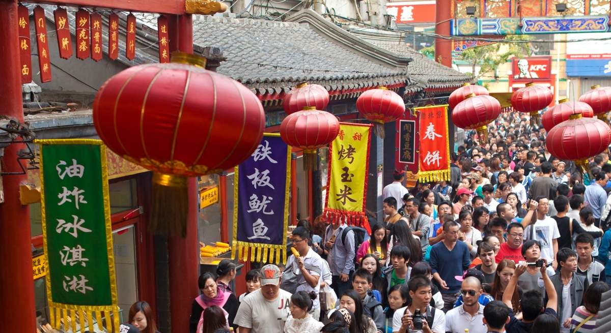 pekin-calle-gente-china-istock.jpg