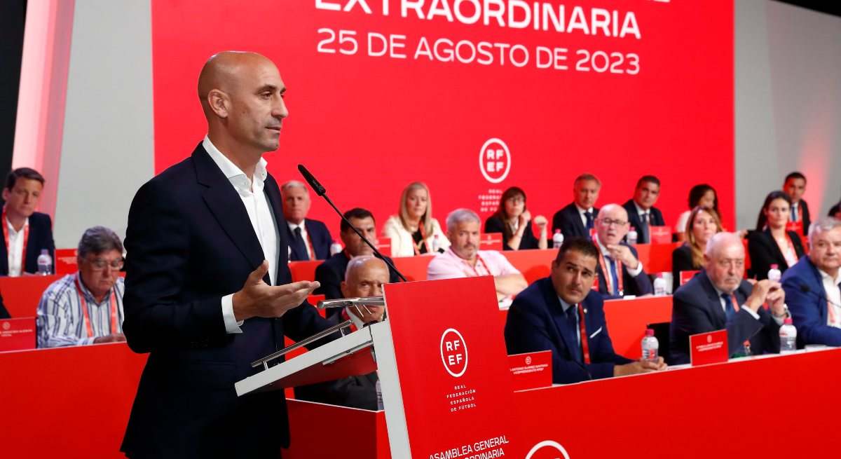 EuropaPress_5397202_presidente_real_federacion_espanola_futbol_rfef_luis_rubiales_ofrece_rueda-1.jpg
