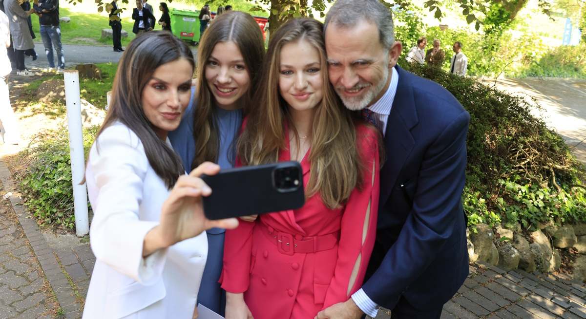 Leonor-graduacion-gales-1200.jpg