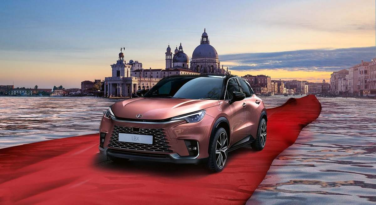 lexuslbxvenezia2023redcarpet-scaled.jpg