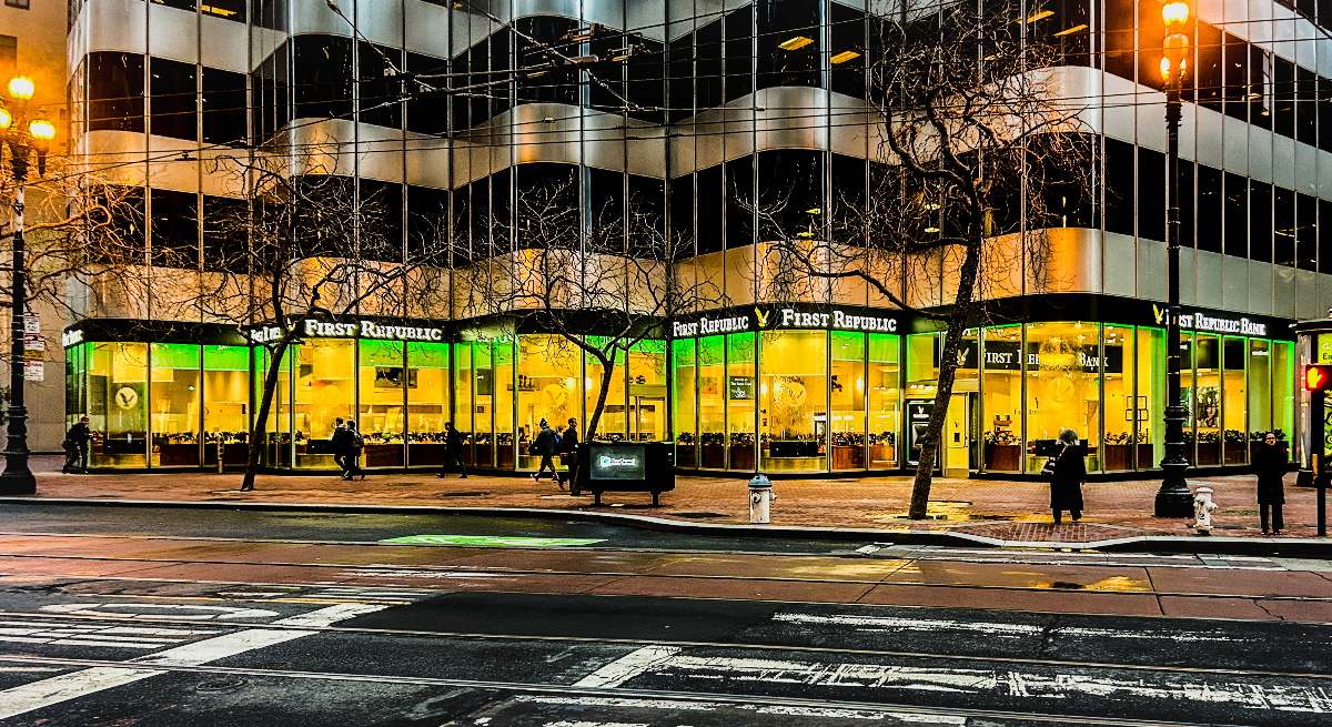 first-republic-bank-oficina-sucursal-calle-istock-1200x655.jpg