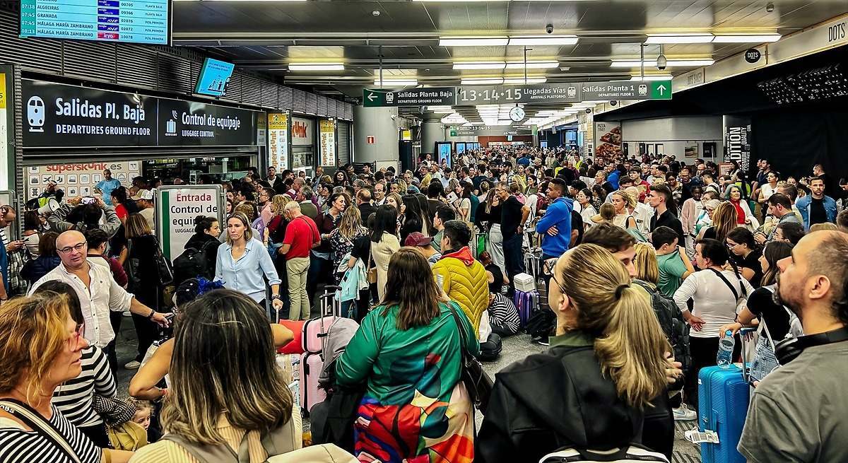 cientos_personas_estacion_atocha_19_octubre_2024_madrid_espana_tren.jpg