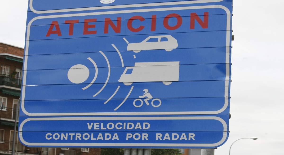 1200-x-655-Senal-de-trafico-avido-radar-R_Vicario.jpg