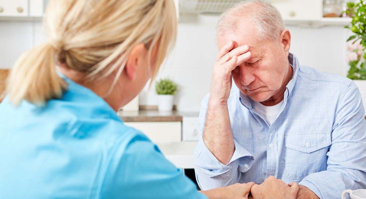 La enfermedad de Alzheimer es un proceso neurodegenerativo de curso progresivo