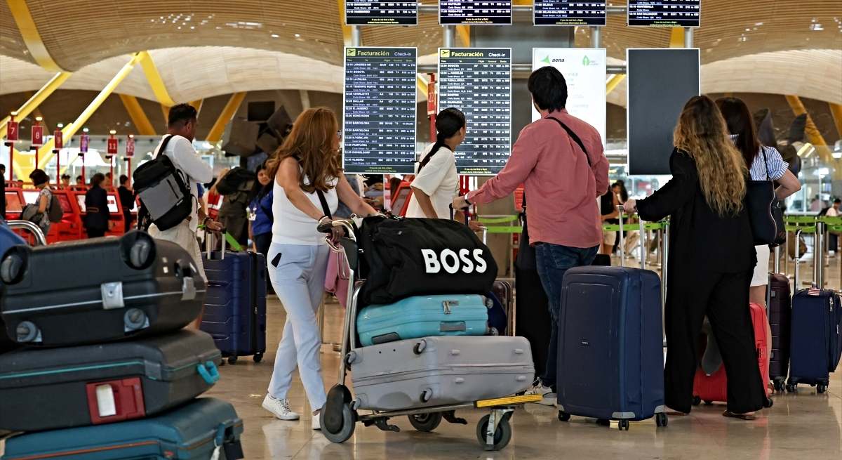 Viajeros en una terminal / EP