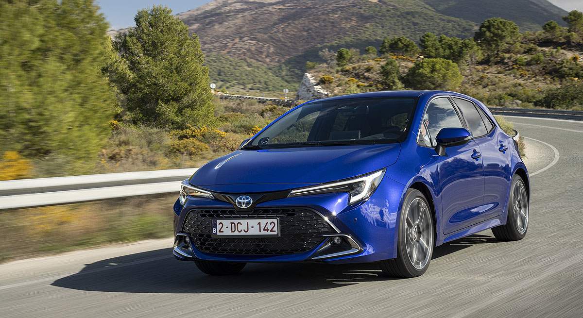 TOYOTA-COROLLA_03.jpg