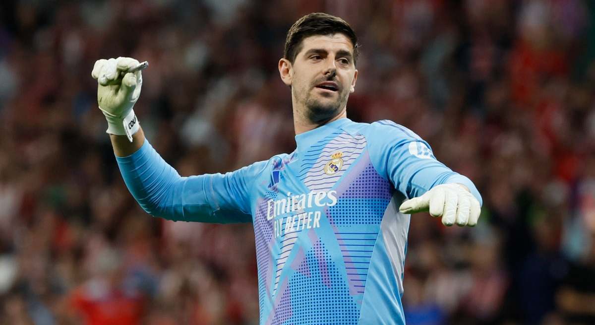 Thibaut Courtois, en el derbi ante el Atlético de Madrid.