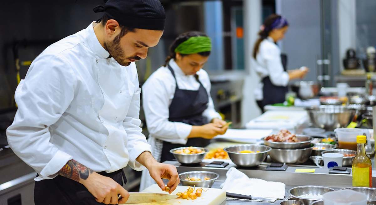 Cocineros_trabajando_iStock.jpg