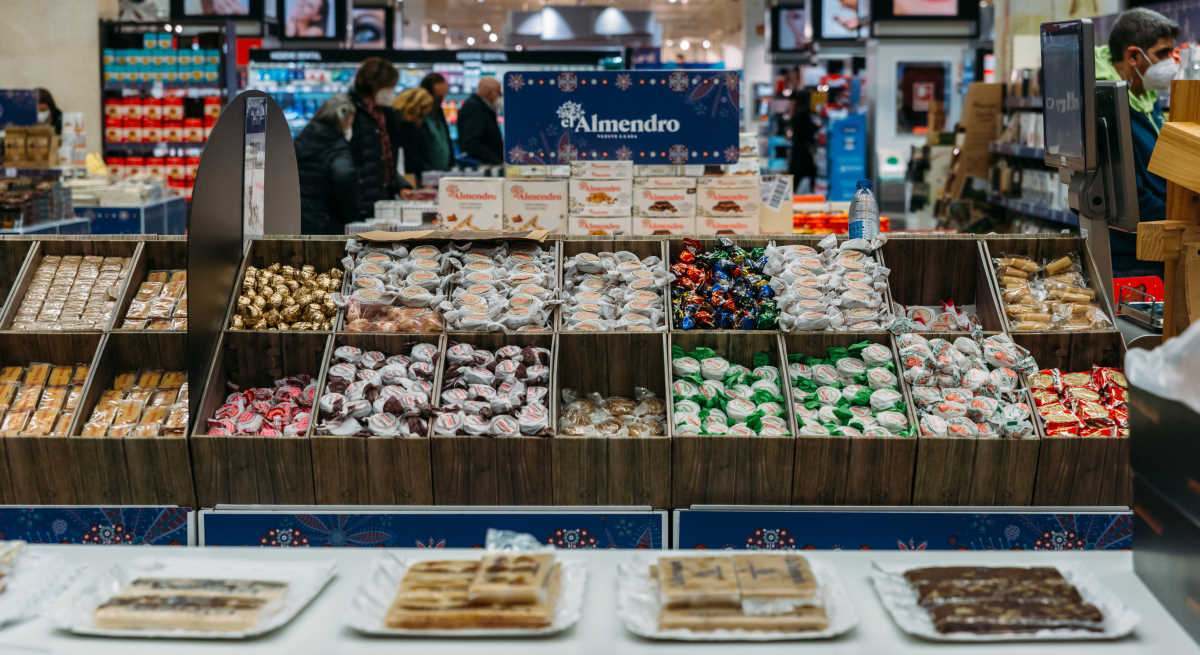 Turrones a la venta en un supermercado
