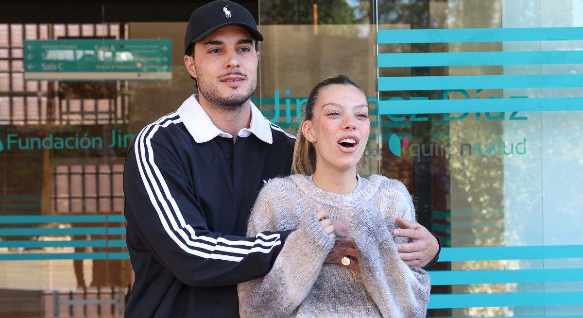 alejandra-rubio-carlo-costanzia-salen-del-hospital-.jpg