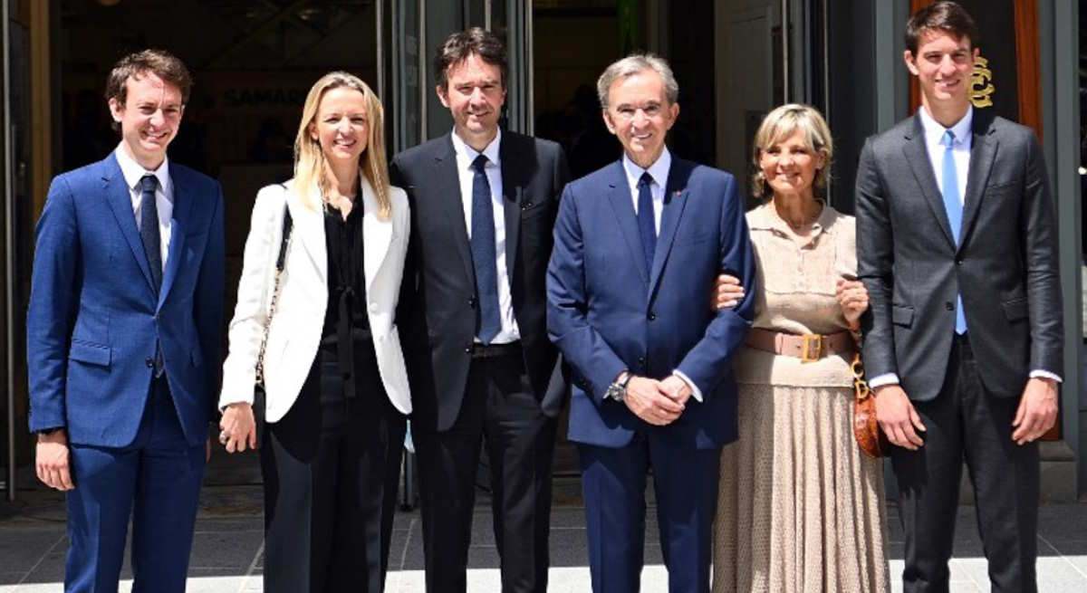 Bernard Arnault, su esposa Hélène y sus hijos Frédéric, Delphine, Antoine y Alexandre.