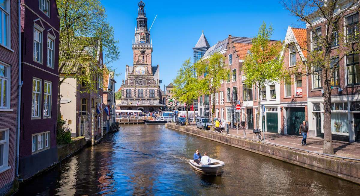 amsterdam-istock.jpg