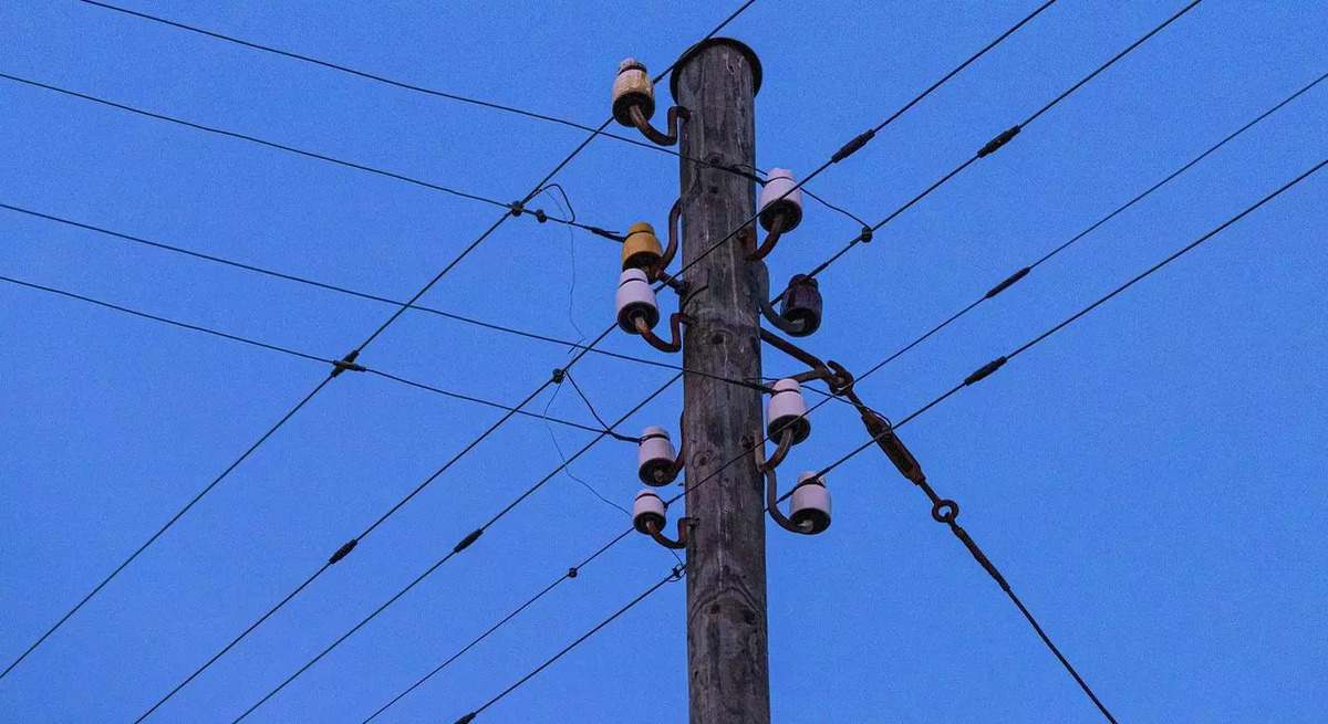 Poste-telefonia-contamina).jpg