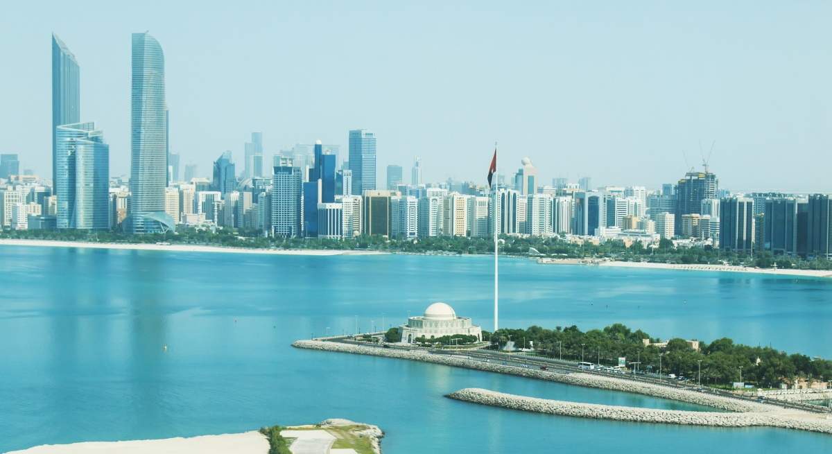 abu-dhabi-ciudad-emiratos-arabes-unidos-dreamstime.jpg