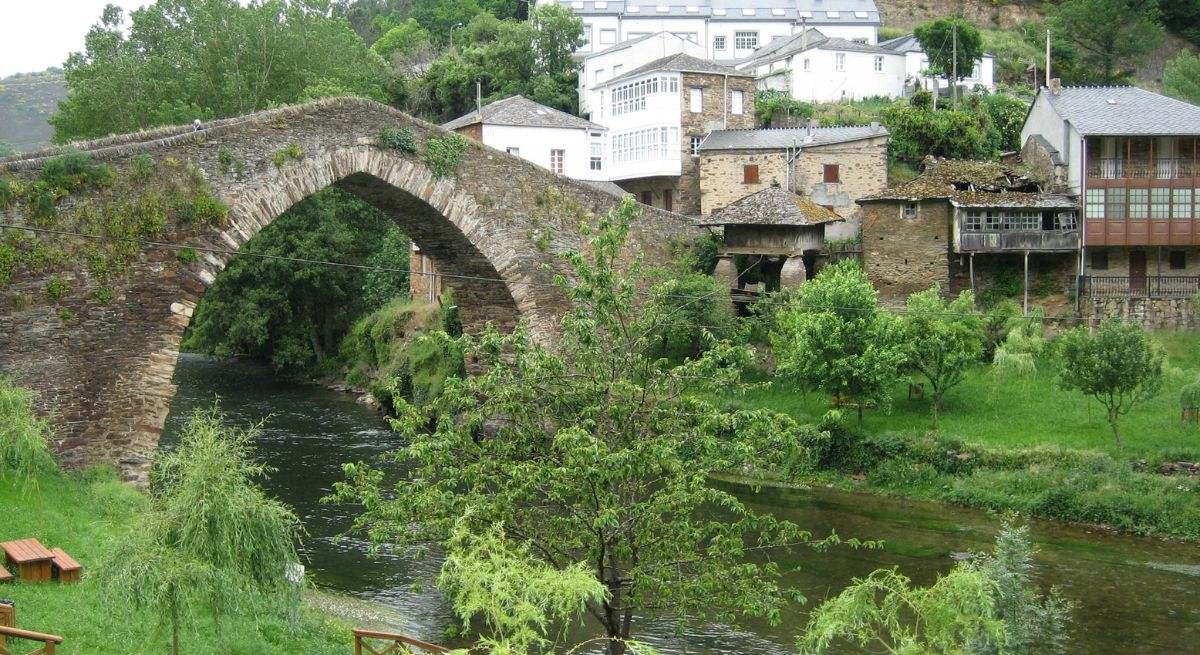 Puente viejo de Navia de Suarna