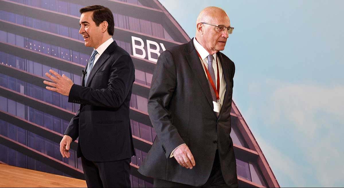 Carlos Torres y Josep Oliu, presidente de BBVA y Sabadell, respectivamente.