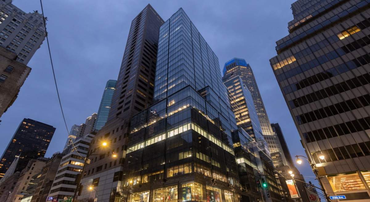 signature-bank-sede-ny-bbg.jpg