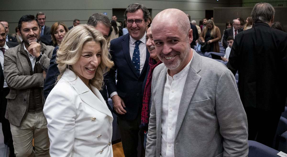 La vicepresidenta segunda y ministra de Trabajo Yolanda Díaz con el presidente de Cepyme, Gerardo Cuerva; el presidente de la CEOE, Antonio Garamendi; el secretario general de UGT, Pepe Álvarez y el secretario general de CCOO, Unai Sordo