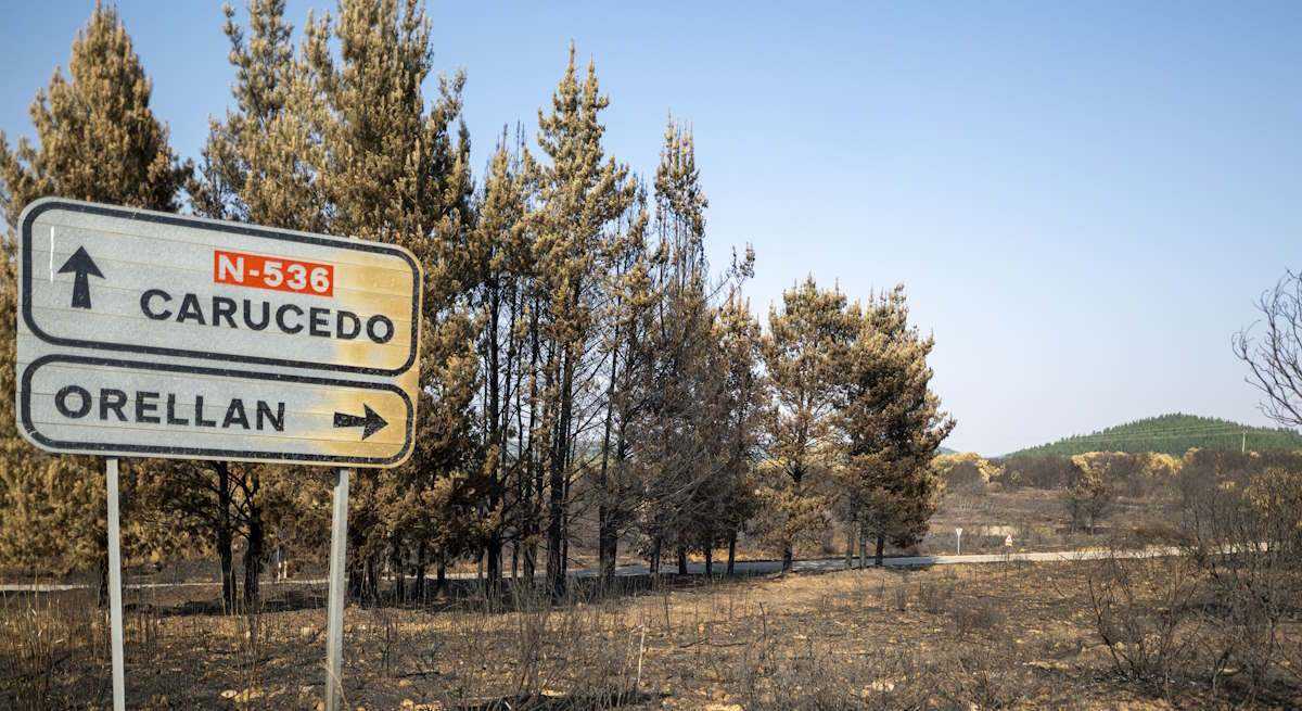 Incendio en León, cerca de Las Médulas. Foto: Europa Press
