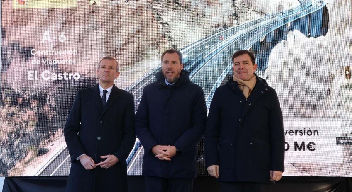 Mañueco con el ministro de Transportes y el presidente de la Xunta de Galicia, Alfonso Rueda
