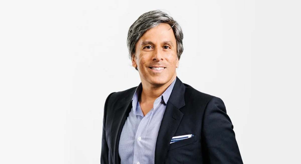 Nik Jhangiani, ex director financiero de CCEP.