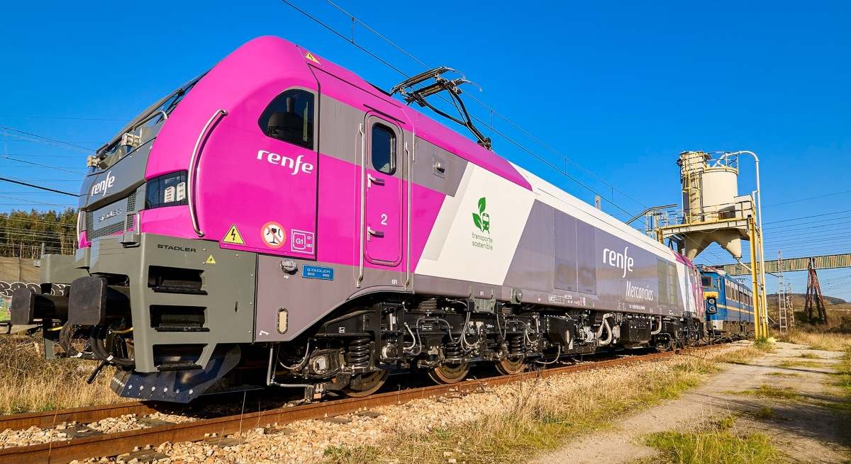 EuropaPress_4994295_locomotora_cero_co2_renfe_cercanias_asturias-1.jpg