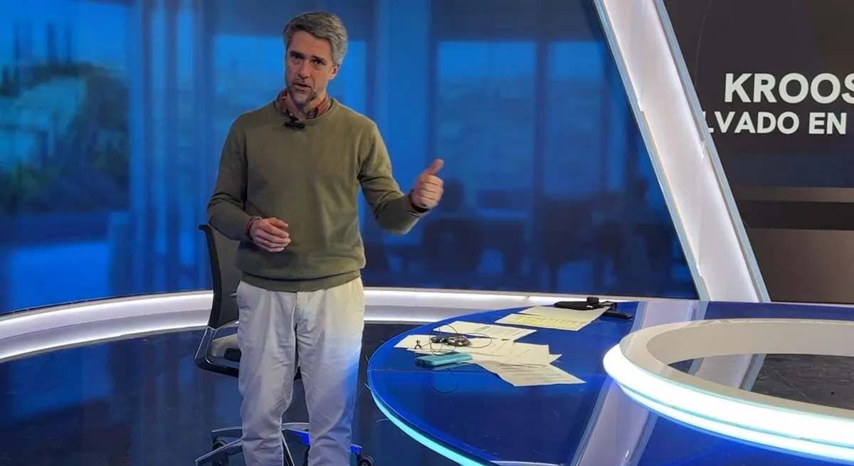 Carlos Franganillo en el nuevo plató de Informativos Telecinco 