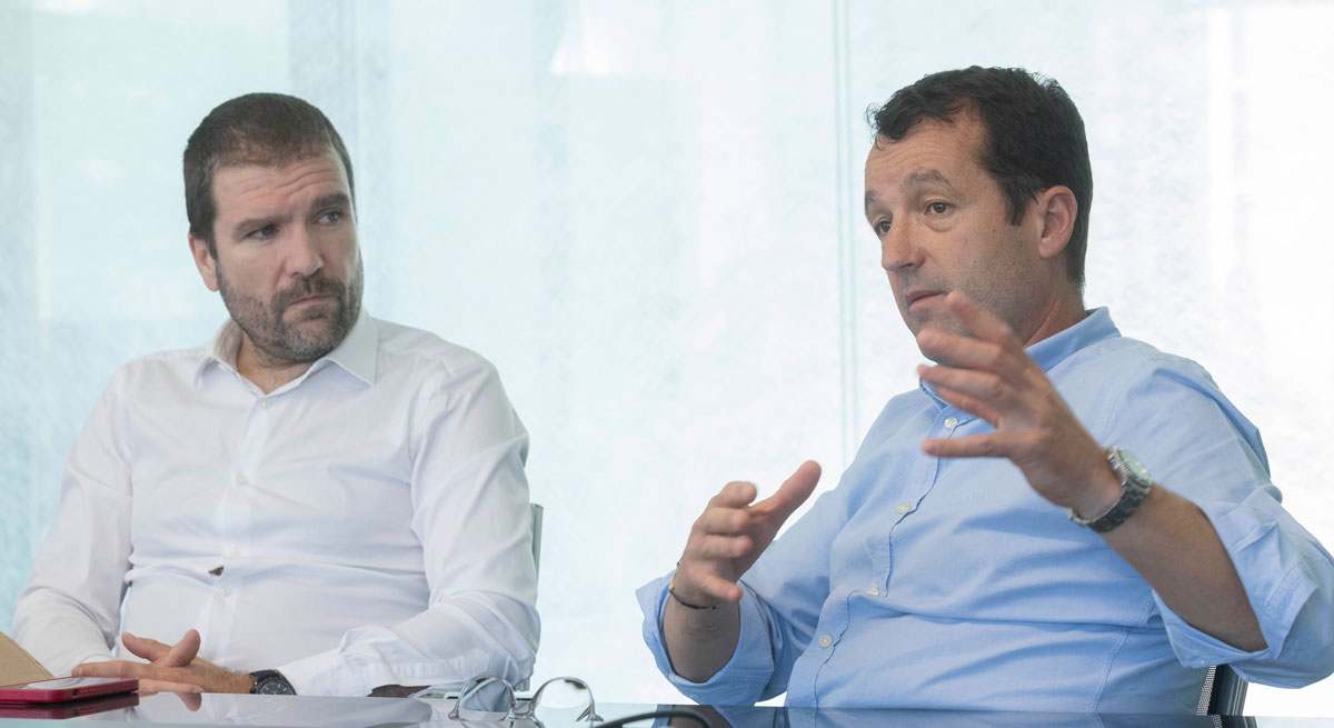 De izquierda a derecha Ángel y Javier Escribano