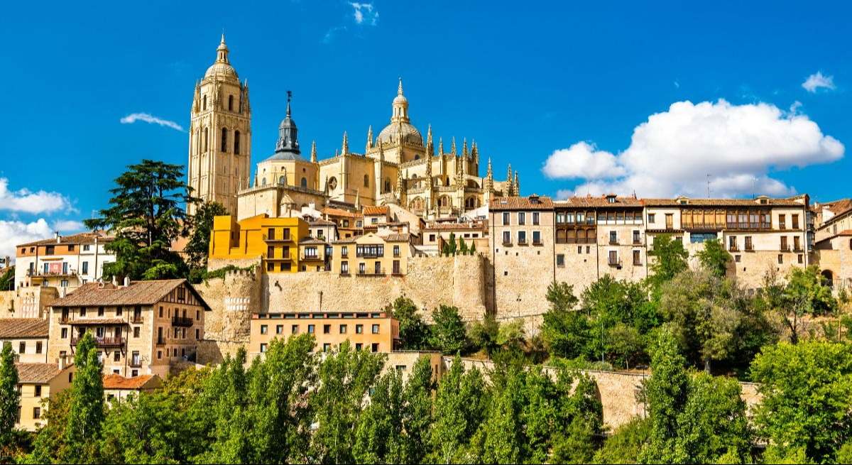 Vistas a todo el pueblo de Rihonor de Castilla