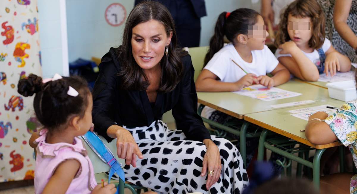 letizia-camisa-negra-palma-1200-2.jpg