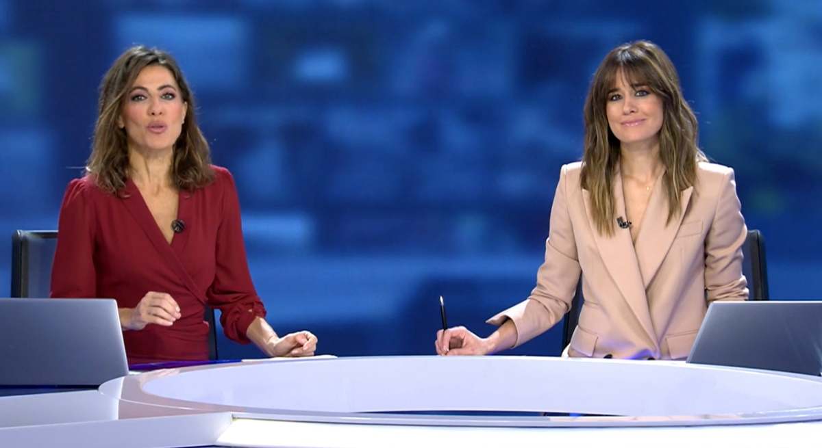 Ángeles Blanco e Isabel Jiménez, presentadoras de Informativos Telecinco 15h
