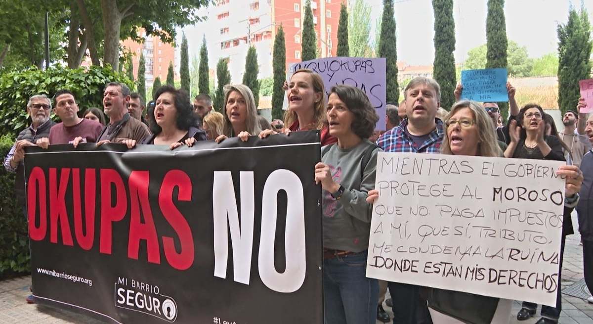 Manifestación contra la okupación de viviendas