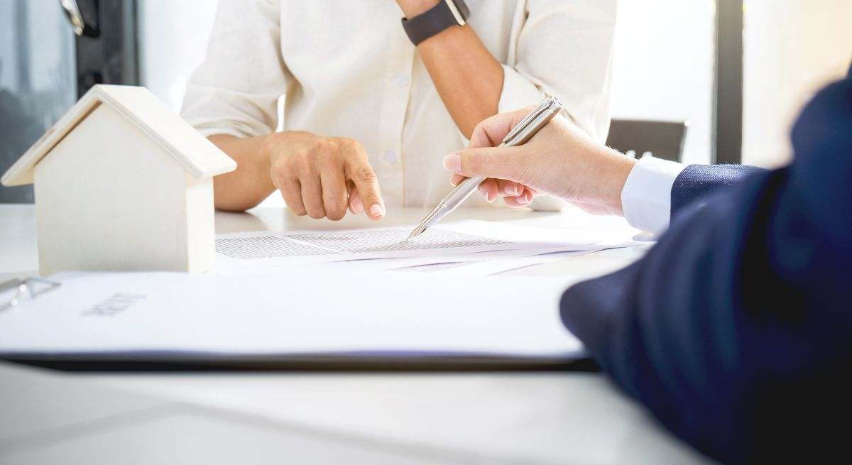 Foto de recurso de la firma de una hipoteca.