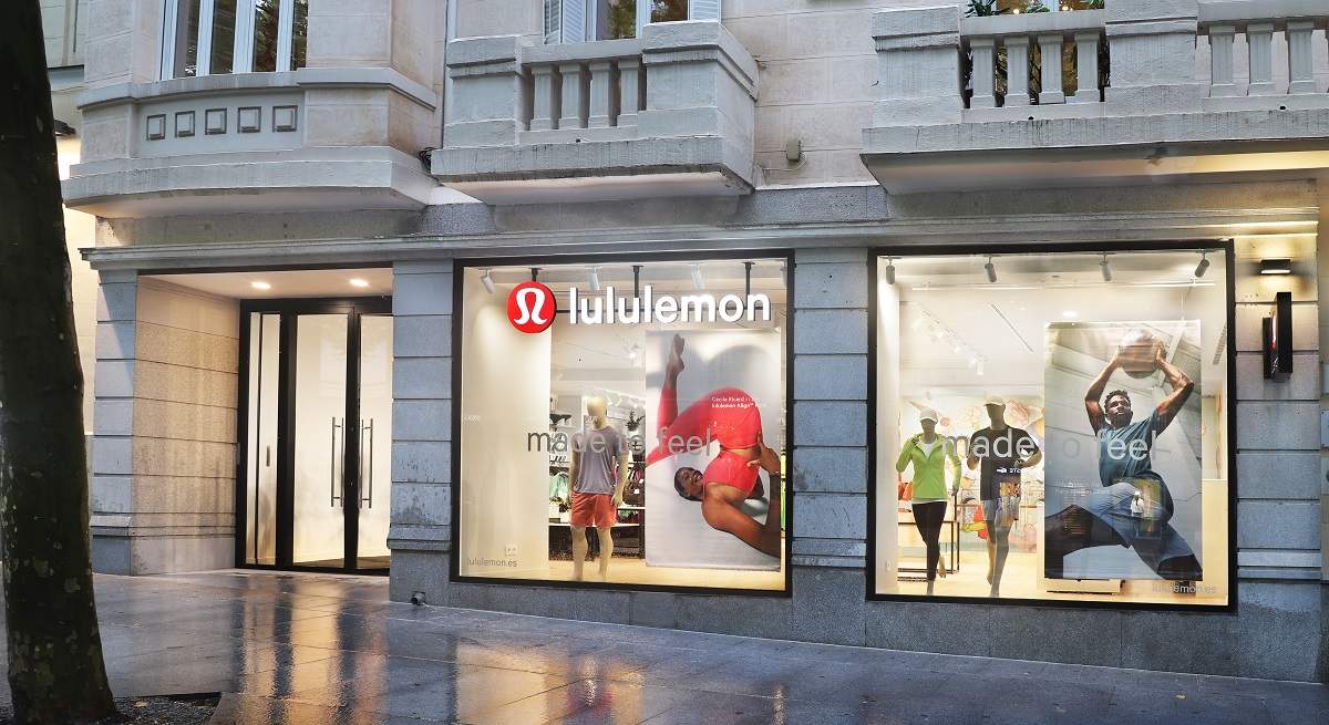 lululemon-store-MAD-exterior.jpg