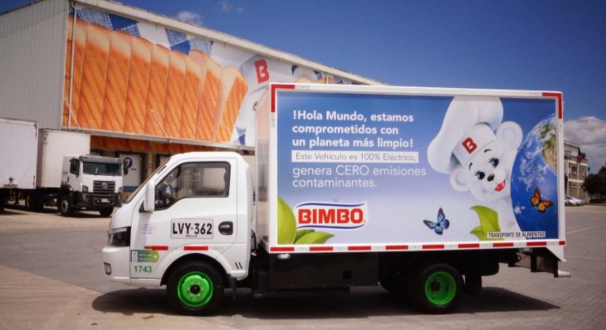 Camión de reparto de Bimbo.