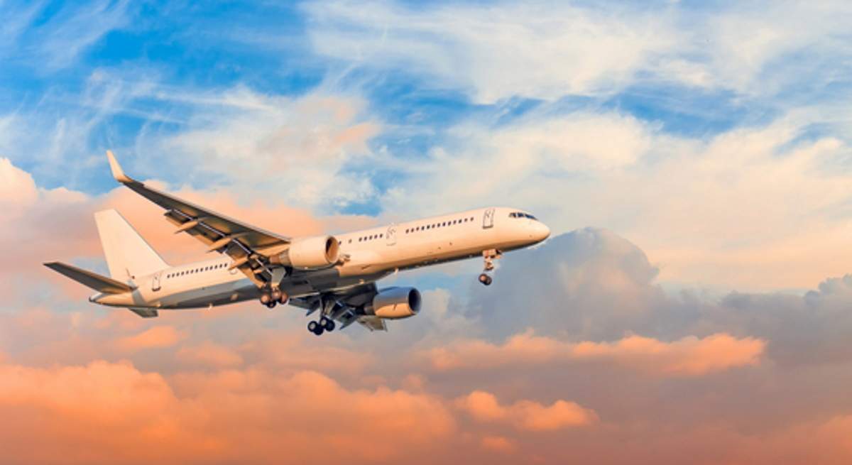 viajes-avion-dreamstime-1200.jpg